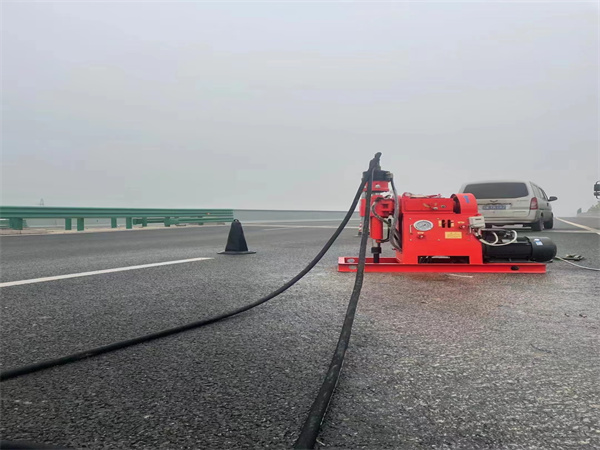 桑植马路路基路面开裂下沉注浆加固灌浆